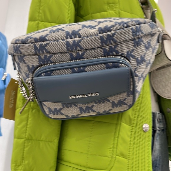 MICHAEL KORS
Maisie Large Logo 2-in-1 Sling Waist Fanny Pack Crossbody 
Denim - Picture 2 of 16